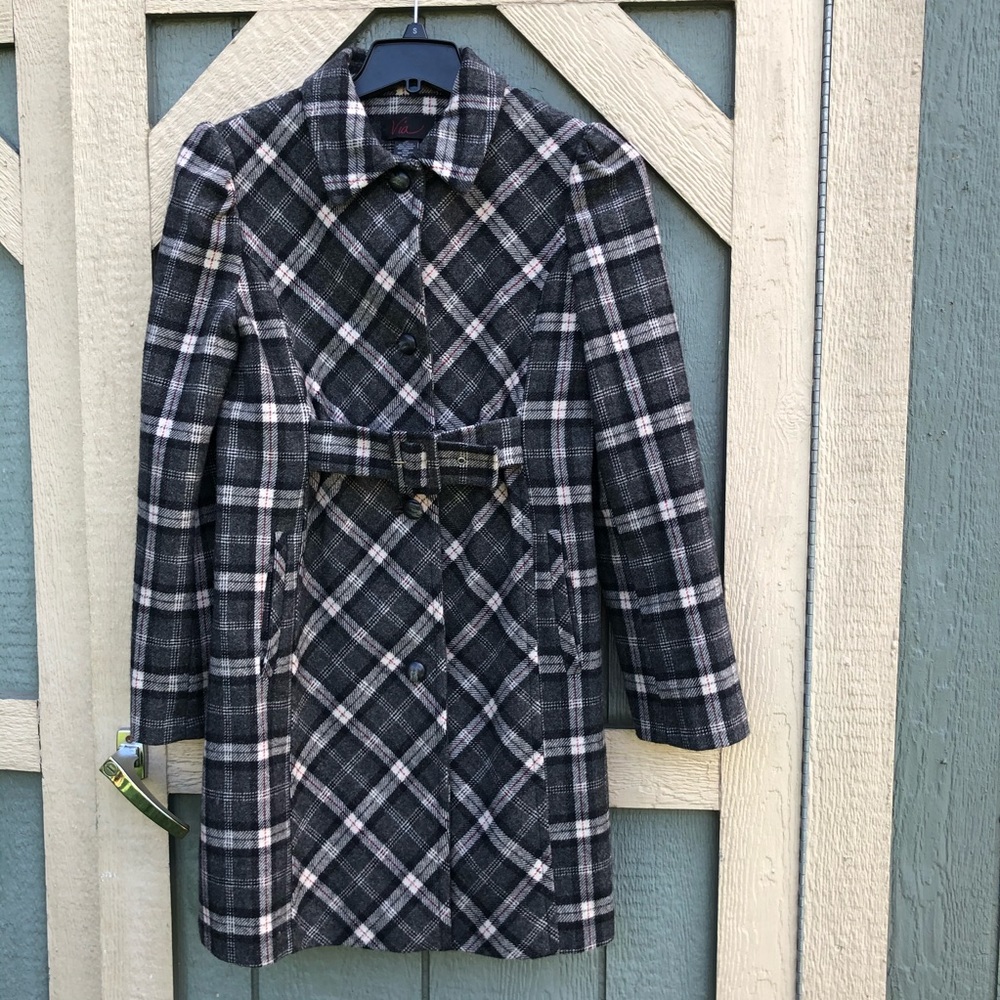Grey plaid white and red coat 6 feminine belted